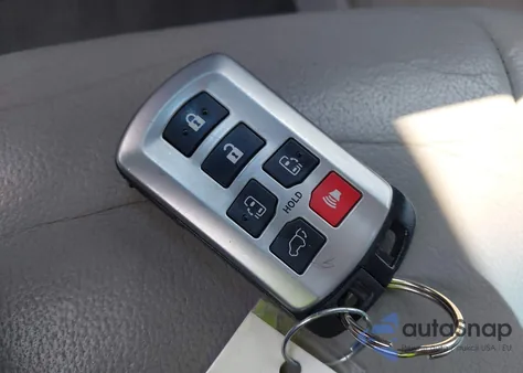 2015 Toyota Sienna Xle 8 Passenger from USA, damaged, VIN 5TDYK3DC6FS679135